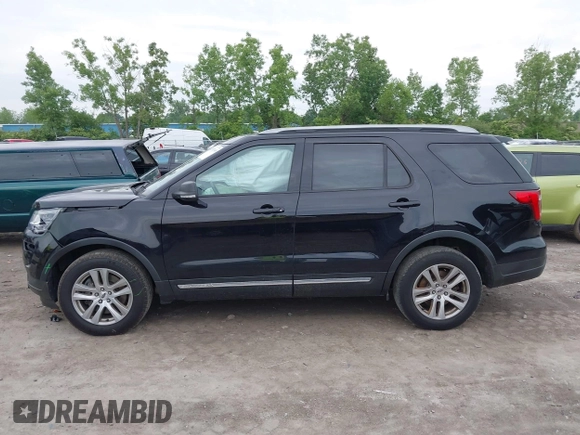 2019 Ford Explorer XLT с VIN 1FM5K8D88KGA86159, выставлен на аукционе IAAI как лот 42513369 с пробегом 52 614 миль миль и . История ставок и продаж доступна на DreamBid. Изображение 14.