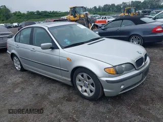 2005 BMW 3 Series 325i z VIN WBAET37495NJ88337, wystawiony jako IAAI lot #42538116 z przebiegiem Nie podano mil oraz . Historia ofert i sprzedaży dostępna na DreamBid. Obrazek 1.