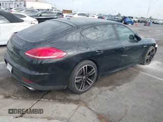 2015 Porsche Panamera 4 с VIN WP0AA2A75FL003203, выставлен на аукционе IAAI как лот 41080482 с пробегом 91 124 миль миль и . История ставок и продаж доступна на DreamBid. Изображение 4.