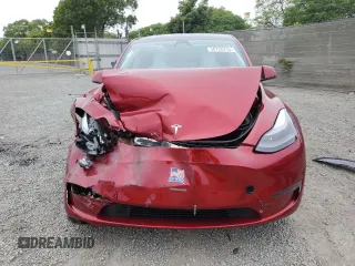 2024 Tesla Model Y Long Range z VIN 7SAYGDEE7RA252756, wystawiony jako Copart lot #58738215 z przebiegiem 13 698 mil mil oraz Szkoda całkowita • Salvage title. Historia ofert i sprzedaży dostępna na DreamBid. Obrazek 5.