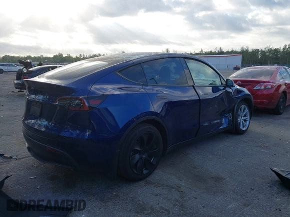 2024 Tesla Model Y с VIN 7SAYGDED5RF015208, выставлен на аукционе IAAI как лот 41608087 с пробегом 10 059 миль миль и . История ставок и продаж доступна на DreamBid. Изображение 4.