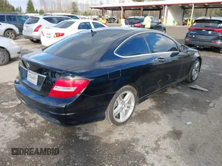 2013 Mercedes-Benz C 250 z VIN WDDGJ4HB0DG104144, wystawiony jako IAAI lot #41516124 z przebiegiem 117 916 mil mil oraz . Historia ofert i sprzedaży dostępna na DreamBid. Obrazek 4.