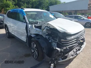 2025 Volkswagen Atlas SE z VIN 1V2WR2CAXSC505995, wystawiony jako IAAI lot #42319350 z przebiegiem 11 102 mil mil oraz . Historia ofert i sprzedaży dostępna na DreamBid. Obrazek 1.