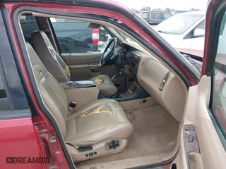 2000 Mercury Mountaineer Convenience with VIN 4M2ZU66E9YUJ31251, listed as a IAAI auction lot 41490035 with 310,778 mi miles. Bid and sale history available at carsss.com. Image 5.