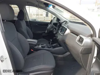2019 Kia Sorento LX V6 with VIN 5XYPGDA54KG468077, listed as a IAAI auction lot 41556502 with 143,218 mi miles. Bid and sale history available at carsss.com. Image 5.