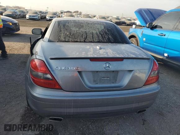 2011 Mercedes-Benz SLK 300 z VIN WDBWK5EA6BF238842, wystawiony jako Copart lot #75209034 z przebiegiem 129 320 mil mil oraz Szkoda całkowita • Salvage title. Historia ofert i sprzedaży dostępna na DreamBid. Obrazek 6.