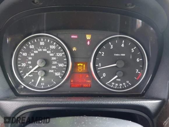 2006 BMW 3 Series 330i with VIN WBAVB33576PS16949, listed as a IAAI auction lot 42557562 with 202,897 mi miles and . Bid and sale history available at DreamBid. Image 7.