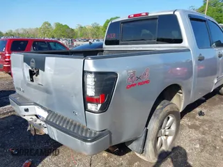 2010 Nissan Titan XE with VIN 1N6AA0EJ4AN311838, listed as a IAAI auction lot 41789366 with 208,900 mi miles. Bid and sale history available at carsss.com. Image 4.