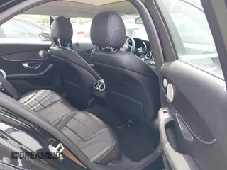 2017 Mercedes-Benz C 300 z VIN 55SWF4KB5HU200236, wystawiony jako IAAI lot #42551004 z przebiegiem 75 802 mil mil oraz . Historia ofert i sprzedaży dostępna na DreamBid. Obrazek 8.
