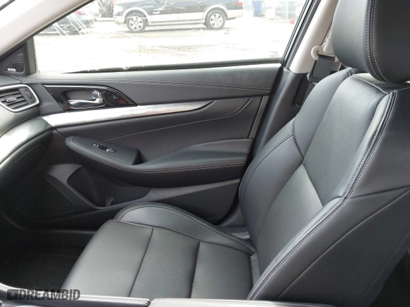 2020 Nissan Maxima SL with VIN 1N4AA6DV4LC379314, listed as a IAAI auction lot 41868509 with 18,107 mi miles. Bid and sale history available at carsss.com. Image 5.