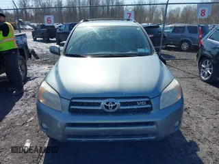 2008 Toyota RAV4 Ltd with VIN JTMBK31V685058112, listed as a IAAI auction lot 41757328 with 194,563 mi miles. Bid and sale history available at carsss.com. Image 13.