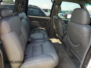 1999 GMC Suburban z VIN 3GKFK16R2XG544767, wystawiony jako Copart lot #67078414 z przebiegiem 154 145 mil mil oraz Szkoda całkowita • Salvage title. Historia ofert i sprzedaży dostępna na DreamBid. Obrazek 11.