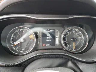 2019 Jeep Cherokee Latitude Plus with VIN 1C4PJMLB5KD330664, listed as a Copart auction lot 50945355 with 86,773 mi miles and Salvage Title. Bid and sale history available at carsss.com. Image 9.