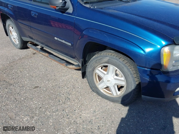 2002 Chevrolet TrailBlazer LS with VIN 1GNDT13S122152637, listed as a IAAI auction lot 42035449 with 206,082 mi miles. Bid and sale history available at carsss.com. Image 6.