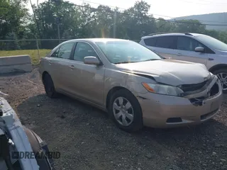 2007 Toyota Camry CE z VIN 4T1BE46K07U529246, wystawiony jako IAAI lot #42453268 z przebiegiem 126 628 mil mil oraz . Historia ofert i sprzedaży dostępna na DreamBid. Obrazek 1.