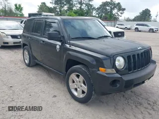 2009 Jeep Patriot Sport with VIN 1J8FT28B29D165484, listed as a IAAI auction lot 41939764 with 116,743 mi miles. Bid and sale history available at carsss.com. Image 1.