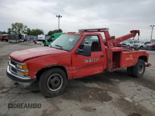 1996 Chevrolet Silverado 3500 HD with VIN 1GBJC34JXTE230253, listed as a Copart auction lot 72327094 with 253,737 mi miles and Salvage Title. Bid and sale history available at carsss.com. Image 2.