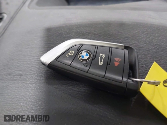 2021 BMW X1 xDrive28i with VIN WBXJG9C04M5T82884, listed as a IAAI auction lot 42242890 with 24,647 mi miles and . Bid and sale history available at DreamBid. Image 11.