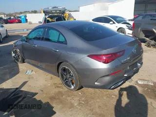 2024 Mercedes-Benz CLA 250 z VIN W1K5J4HB4RN461367, wystawiony jako IAAI lot #41590994 z przebiegiem 6 251 mil mil oraz . Historia ofert i sprzedaży dostępna na DreamBid. Obrazek 3.