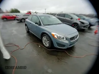 2012 Volvo C30 z VIN YV1672MK8C2277351, wystawiony jako Copart lot #82423314 z przebiegiem 217 198 mil mil oraz Szkoda całkowita • Salvage title. Historia ofert i sprzedaży dostępna na DreamBid. Obrazek 13.