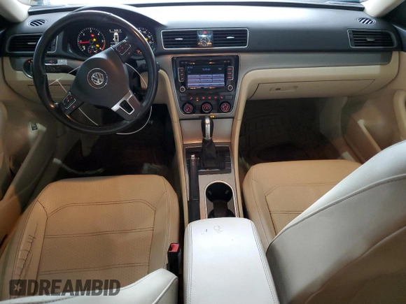 2015 Volkswagen Passat SE with VIN 1VWBV7A33FC043196, listed as a Copart auction lot 56210725 with 136,342 mi miles and Salvage title. Bid and sale history available at DreamBid. Image 8.