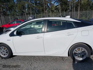 2020 Toyota Prius L Eco with VIN JTDKARFU5L3124692, listed as a IAAI auction lot 42019339 with 178,081 mi miles. Bid and sale history available at carsss.com. Image 15.