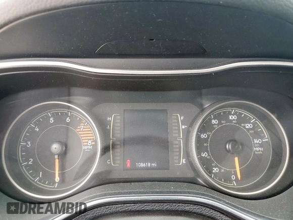 2020 Jeep Cherokee Latitude z VIN 1C4PJLCX7LD511157, wystawiony jako Copart lot #56926835 z przebiegiem 108 618 mil mil oraz Szkoda całkowita • Salvage title. Historia ofert i sprzedaży dostępna na DreamBid. Obrazek 9.