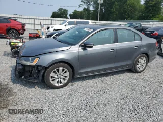 2015 Volkswagen Jetta SE с VIN 3VWD17AJ3FM285567, выставлен на аукционе Copart как лот 59209495 с пробегом 95 718 миль миль и Списание • Salvage title. История ставок и продаж доступна на DreamBid. Изображение 1.