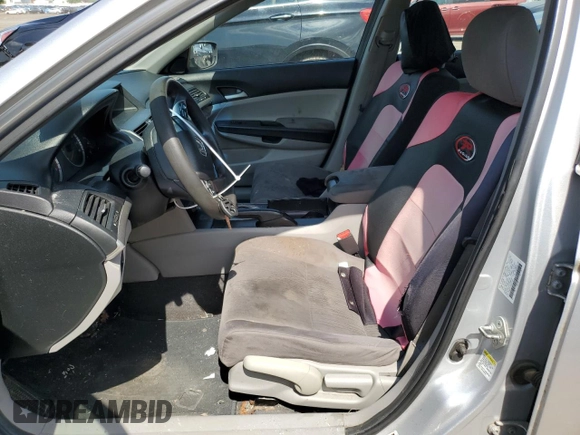 2011 Honda Accord LX z VIN 1HGCP2F37BA147663, wystawiony jako Copart lot #85851174 z przebiegiem Nie podano mil oraz Szkoda całkowita • Salvage title. Historia ofert i sprzedaży dostępna na DreamBid. Obrazek 7.