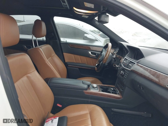 2012 Mercedes-Benz E-Class E 350 Luxury with VIN WDDHF5KB9CA659728, listed as a IAAI auction lot 41948569 with 156,322 mi miles. Bid and sale history available at carsss.com. Image 5.