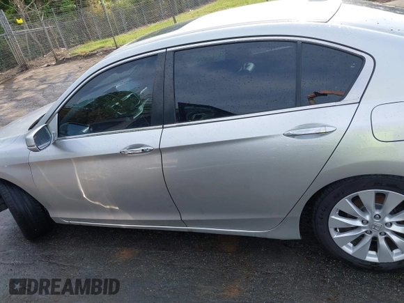 2013 Honda Accord Sdn EX-L with VIN 1HGCR2F85DA146312, listed as a IAAI auction lot 42077487 with 190,344 mi miles. Bid and sale history available at carsss.com. Image 15.