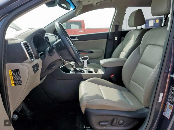 2020 Kia Sportage EX z VIN KNDPN3AC4L7840921, wystawiony jako Copart lot #51478665 z przebiegiem 62 052 mil mil oraz Szkoda całkowita • Salvage title. Historia ofert i sprzedaży dostępna na DreamBid. Obrazek 7.