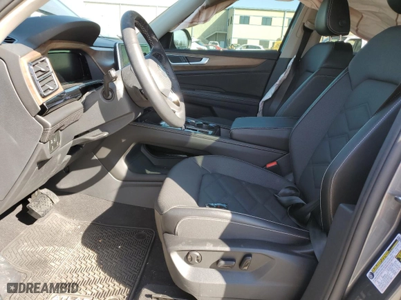 2024 Volkswagen Atlas 2.0T SE w/Technology with VIN 1V2WR2CA4RC546357, listed as a Copart auction lot 88926325 with 12,928 mi miles and Salvage Title. Bid and sale history available at carsss.com. Image 7.