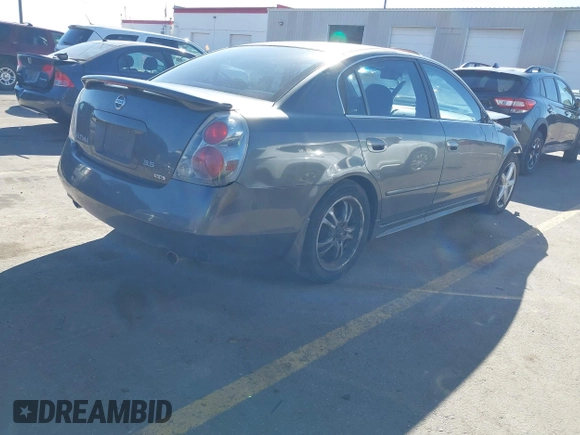 2006 Nissan Altima 3.5 SE with VIN 1N4BL11D46N301024, listed as a IAAI auction lot 41885365 with 206,539 mi miles. Bid and sale history available at carsss.com. Image 4.