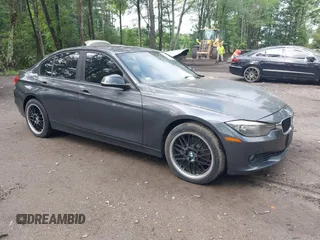 2013 BMW 3 Series 328i xDrive z VIN WBA3B5C55DF590501, wystawiony jako IAAI lot #42743471 z przebiegiem 72 388 mil mil oraz . Historia ofert i sprzedaży dostępna na DreamBid. Obrazek 1.