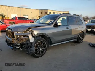 2024 BMW X7 xDrive40i with VIN 5UX23EM00R9S28952, listed as a Copart auction lot 44230025 with 0 mi miles and Salvage Title. Bid and sale history available at carsss.com. Image 1.