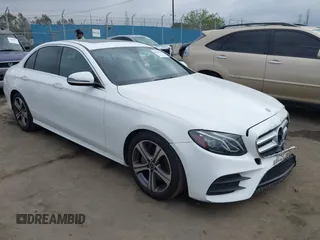 2020 Mercedes-Benz E-Class E 350 with VIN W1KZF8DB7LA818152, listed as a IAAI auction lot 41871865 with 89,101 mi miles. Bid and sale history available at carsss.com. Image 1.
