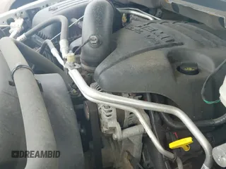 2014 Ram 1500 Express z VIN 1C6RR6KT7ES331880, wystawiony jako IAAI lot #42697649 z przebiegiem 127 021 mil mil oraz . Historia ofert i sprzedaży dostępna na DreamBid. Obrazek 19.