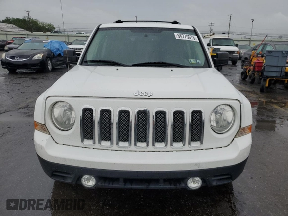 2011 Jeep Patriot Latitude z VIN 1J4NF1GB2BD280818, wystawiony jako Copart lot #56779975 z przebiegiem 172 738 mil mil oraz Czysty tytuł • Clean title. Historia ofert i sprzedaży dostępna na DreamBid. Obrazek 5.