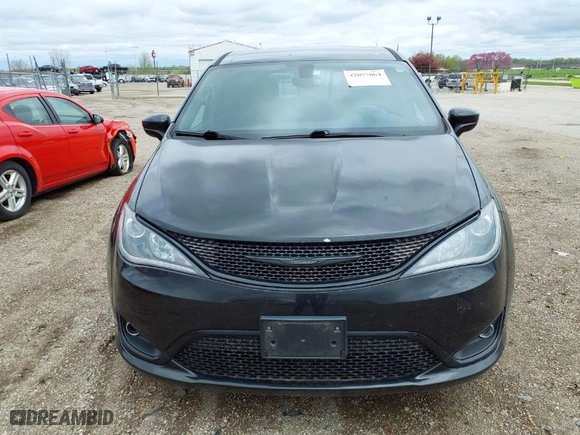 2018 Chrysler Pacifica Touring Plus with VIN 2C4RC1FG9JR351697, listed as a IAAI auction lot 42077064 with 176,644 mi miles. Bid and sale history available at carsss.com. Image 12.