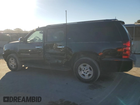 2008 Chevrolet Suburban LTZ with VIN 3GNFC16JX8G185311, listed as a Copart auction lot 87846365 with 389,765 mi miles and Salvage title. Bid and sale history available at DreamBid. Image 2.