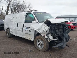 2016 GMC Savana Cargo z VIN 1GTW7BFF2G1300771, wystawiony jako IAAI lot #41912226 z przebiegiem 653 805 mil mil oraz . Historia ofert i sprzedaży dostępna na DreamBid. Obrazek 1.