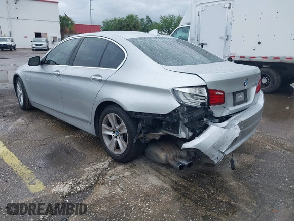 2011 BMW 5 Series 528i with VIN WBAFR1C59BDV76532, listed as a IAAI auction lot 41976374 with 135,732 mi miles and . Bid and sale history available at carsss.com. Image 3.