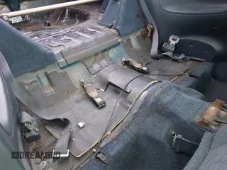 1990 Nissan 240SX z VIN JN1HS36P4LW126417, wystawiony jako IAAI lot #42065073 z przebiegiem 284 437 mil mil oraz . Historia ofert i sprzedaży dostępna na DreamBid. Obrazek 8.