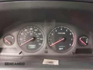 2001 Volvo V70 с VIN YV1SW61R611109527, выставлен на аукционе IAAI как лот 40925226 с пробегом 126 004 миль миль и . История ставок и продаж доступна на DreamBid. Изображение 7.