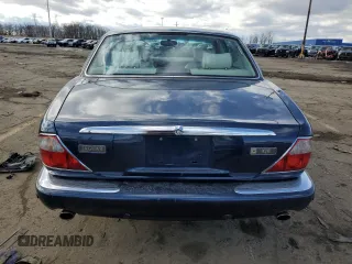2003 Jaguar XJ 8 z VIN SAJDA14C13LF51313, wystawiony jako Copart lot #42750105 z przebiegiem Nie podano mil oraz Czysty tytuł • Clean title. Historia ofert i sprzedaży dostępna na DreamBid. Obrazek 6.