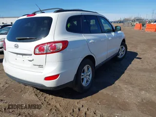 2011 Hyundai Santa Fe GLS z VIN 5XYZGDABXBG028637, wystawiony jako IAAI lot #41677263 z przebiegiem 77 940 mil mil oraz . Historia ofert i sprzedaży dostępna na DreamBid. Obrazek 4.