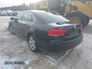 2013 Volkswagen Passat SE z VIN 1VWBN7A37DC059916, wystawiony jako IAAI lot #41638660 z przebiegiem 97 714 mil mil oraz . Historia ofert i sprzedaży dostępna na DreamBid. Obrazek 3.