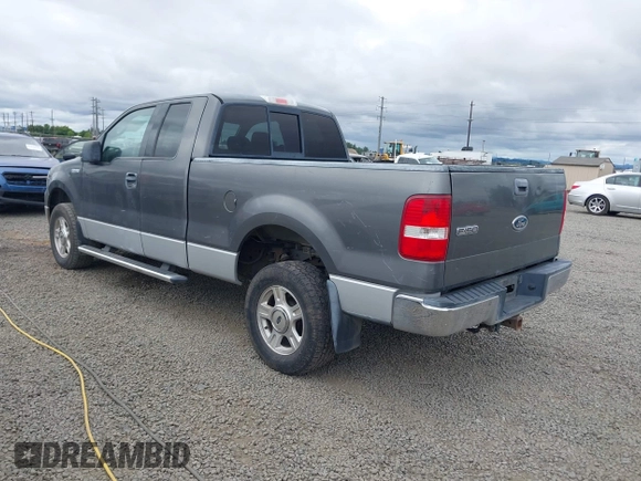 2004 Ford F-150 XLT z VIN 1FTPX145X4NB48672, wystawiony jako IAAI lot #42497529 z przebiegiem 178 758 mil mil oraz . Historia ofert i sprzedaży dostępna na DreamBid. Obrazek 3.