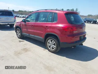 2015 Volkswagen Tiguan SE z VIN WVGBV7AX7FW056002, wystawiony jako IAAI lot #42122641 z przebiegiem 77 037 mil mil oraz . Historia ofert i sprzedaży dostępna na DreamBid. Obrazek 3.